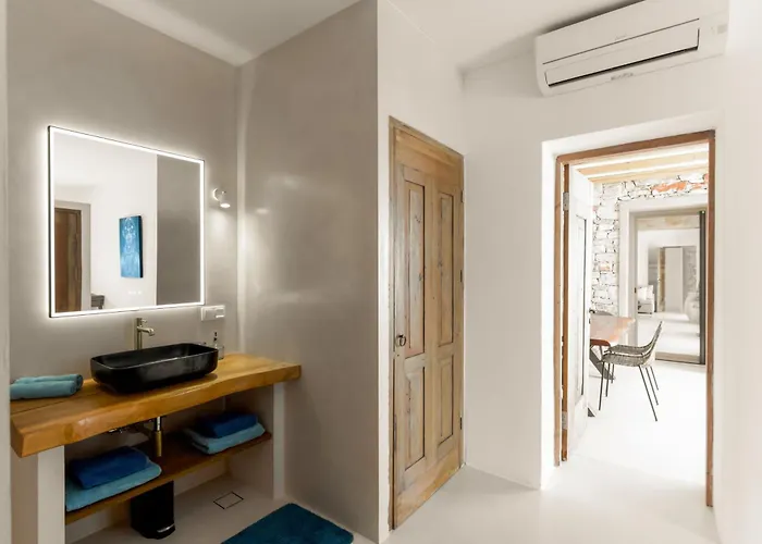 Villa Lazuli - Golden